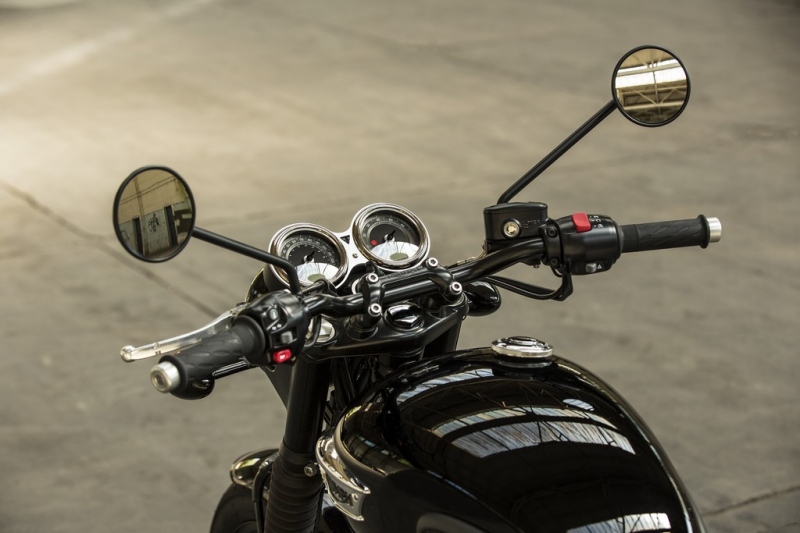 Triumph Bonneville T100 a T100 Black 2017: stará škola - 36 - 2 Triumph T100 Black Bonneville15