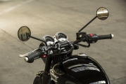 2 Triumph T100 Black Bonneville14