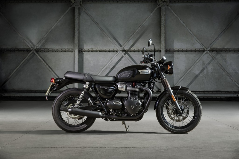 Triumph Bonneville T100 a T100 Black 2017: stará škola - 24 - 2 Triumph T100 Black Bonneville2