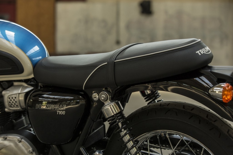 Triumph Bonneville T100 a T100 Black 2017: stará škola - 6 - 1 Triumph T100 Bonneville22