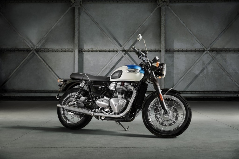 Triumph Bonneville T100 a T100 Black 2017: stará škola - 7 - 1 Triumph T100 Bonneville1