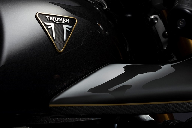 Triumph Thruxton TFC: ručně stavěná limitovaná edice - 4 - 1 Triumph ThruxtonTFC (6)