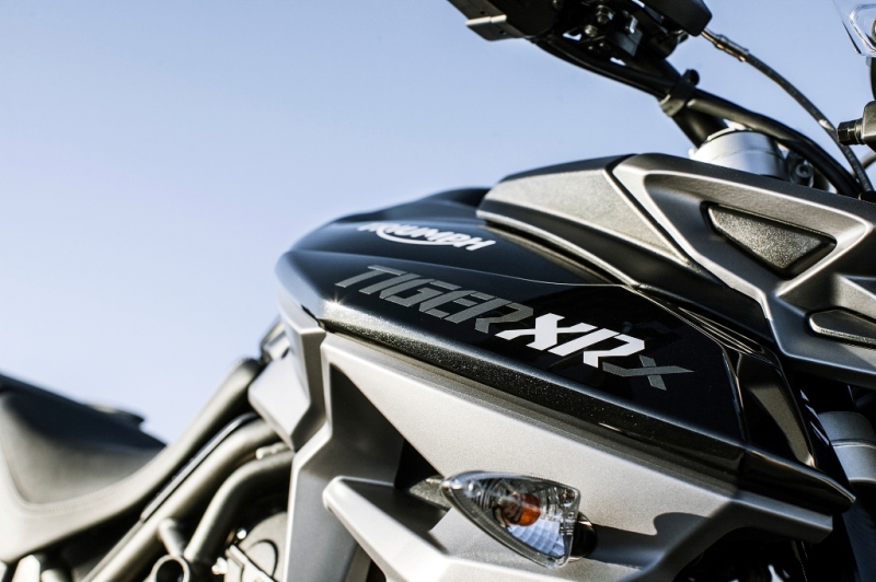 Triumph Tiger 800 XR/XRx 2015: anglický cestovatel - 28 - 1 Triumph Tiger 800 XRx05