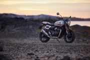 1 Triumph Tracker 400 (21)
