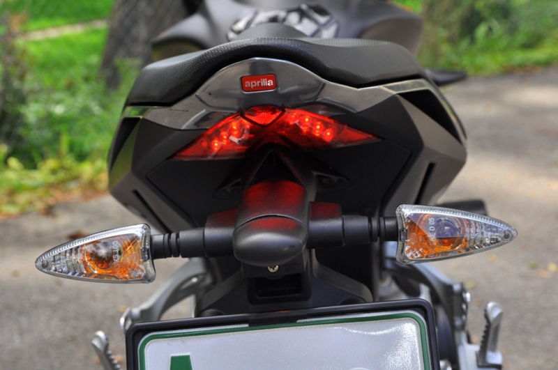 Test Aprilia Tuono V4R/APRC: silně návykový stroj   - 17 - TuonoAPRC19