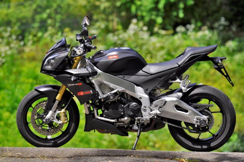 Test Aprilia Tuono V4R/APRC: silně návykový stroj   - 19 - TuonoAPRC21
