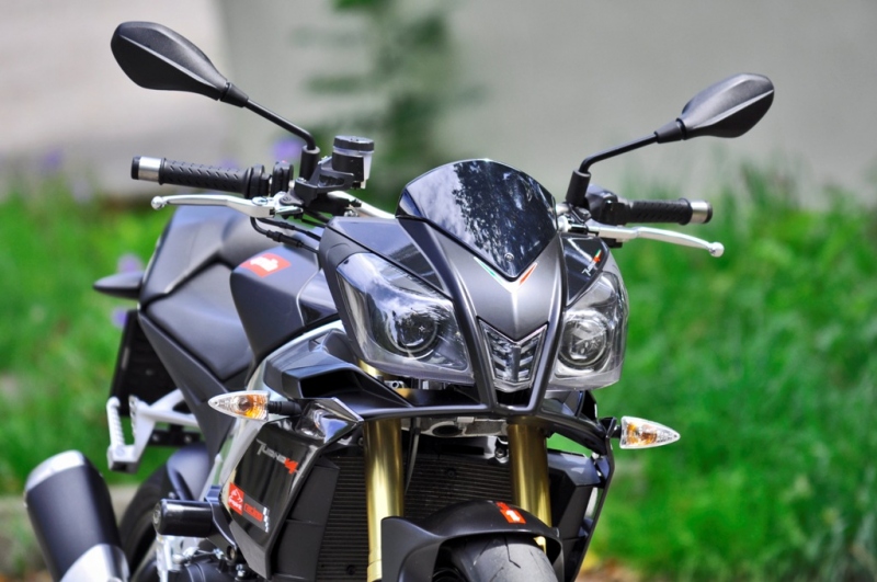 Test Aprilia Tuono V4R/APRC: silně návykový stroj   - 19 - TuonoAPRC21