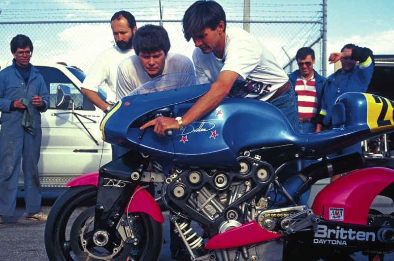 Britten V1000: závodní motocykl, který předběhl svoji dobu - 4 - Britten V1000 V1000 Britten6