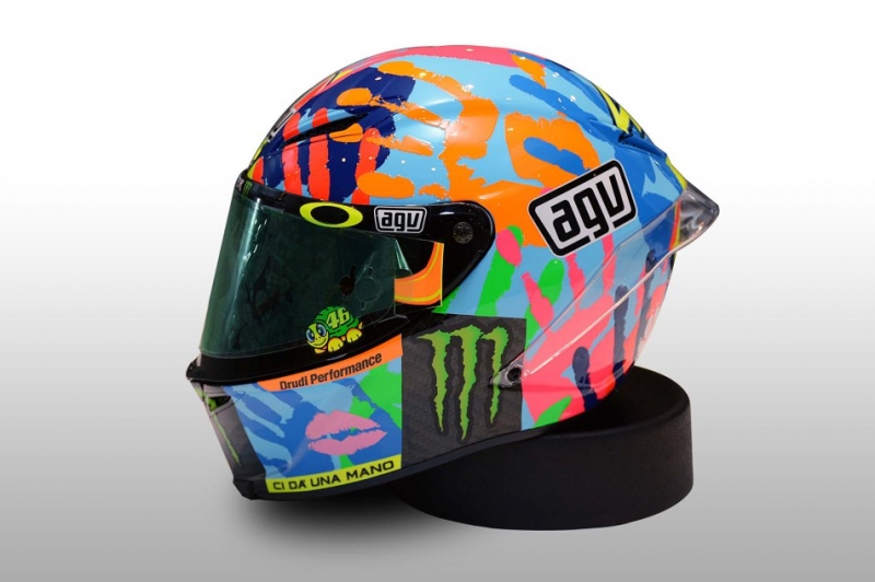Valentino Rossi: AGV helma San Marino - 2 - agv Valentino-Rossi-AGV-Pista-helmet-Misano-05