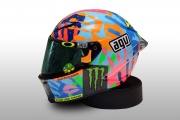 agv Valentino-Rossi-AGV-Pista-helmet-Misano-06