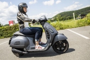 1 Vespa GTS 300 HPE Supersport test (14)