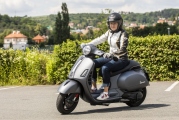 1 Vespa GTS 300 HPE Supersport test (8)