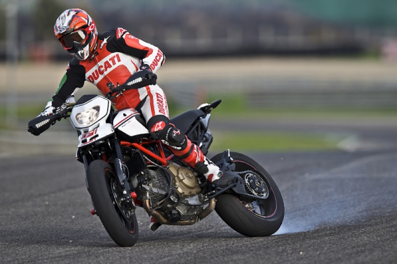 Ducati Hypermotard 1100 EVO/S: ještě divočejší - 1 - WMK_Ducati_Hypermotard-1100evoSP_03