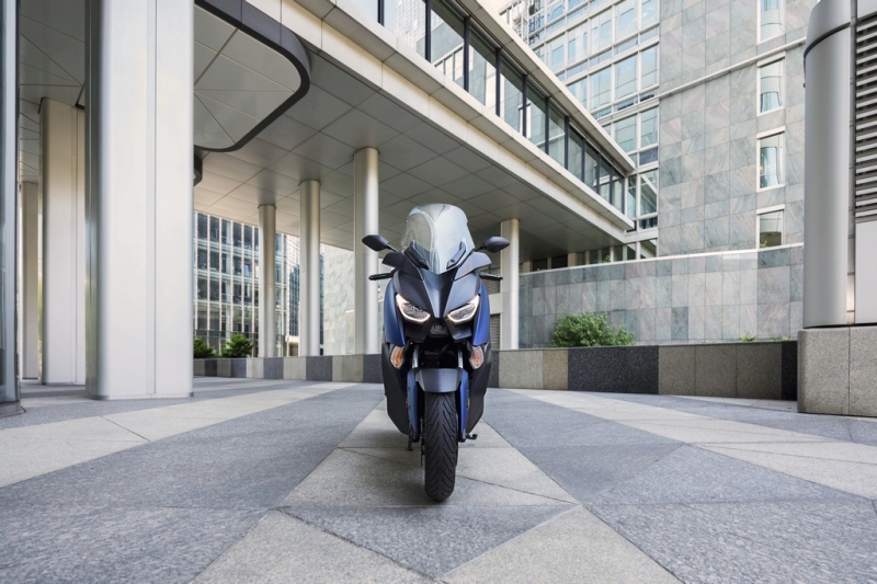 Yamaha X-MAX 400 2018: komfort a luxus v jednom - 11 - 1 XMax 400 2018 Yamaha12
