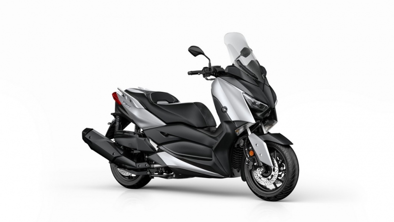 Yamaha X-MAX 400 2018: komfort a luxus v jednom - 28 - 1 XMax 400 2018 Yamaha1