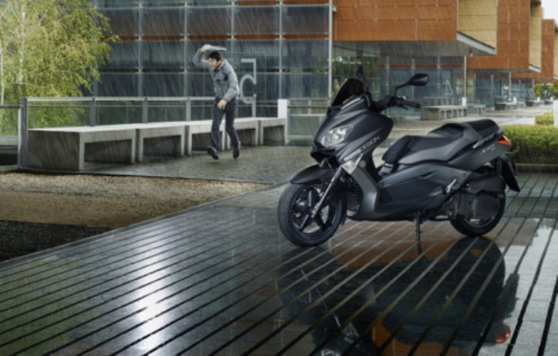 Yamaha X-Max 125 MOMODesign - 1 - XMax 125 MOMODESIGN XMax MOMODESIGN2