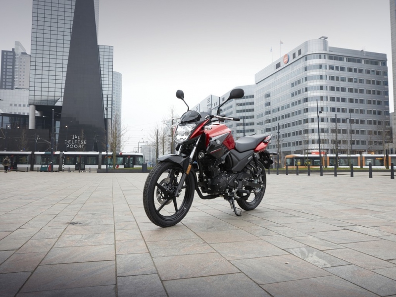 Yamaha YS125: lehký motocykl do města - 2 - 1 YS125 Yamaha7