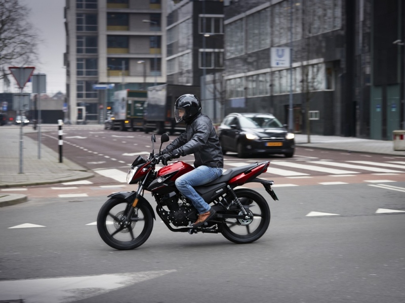 Yamaha YS125: lehký motocykl do města - 12 - 1 YS125 Yamaha9