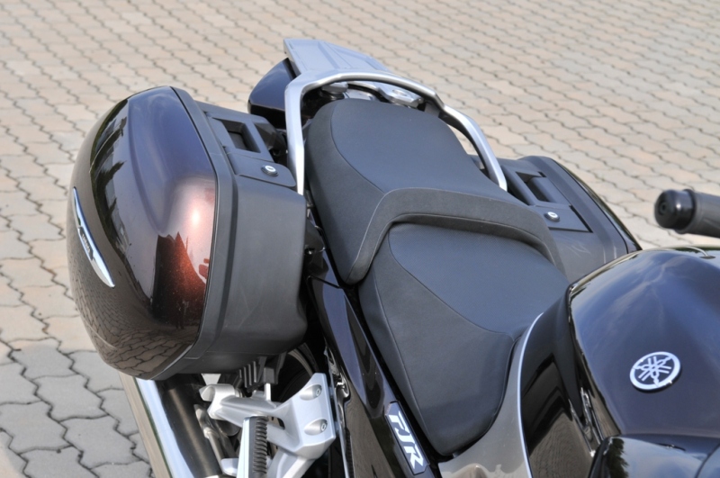 Test Yamaha FJR 1300A: cestovní klasika - 2 - FJR 1300A Yamaha FJR 1300A 201304
