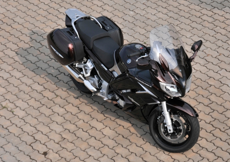 Test Yamaha FJR 1300A: cestovní klasika - 16 - FJR 1300A Yamaha FJR 1300A 201319