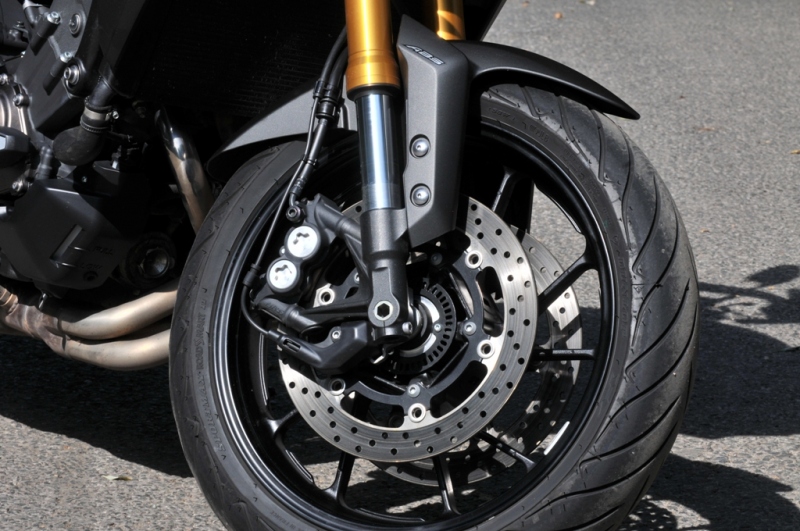 Test Yamaha MT-09 Tracer: tříválcový multitalent - 13 - 1 Yamaha MT-09 Tracer 2015 test05