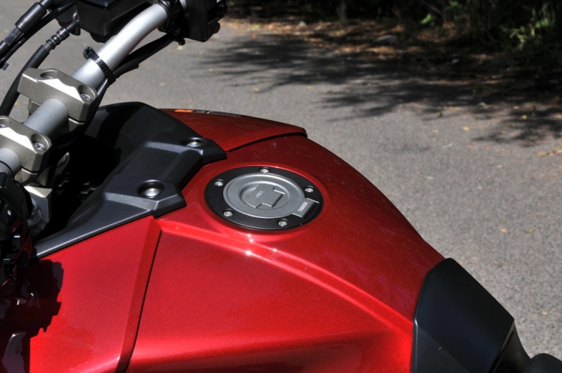 Test Yamaha MT-09 Tracer: tříválcový multitalent - 23 - 1 Yamaha MT-09 Tracer 2015 test15