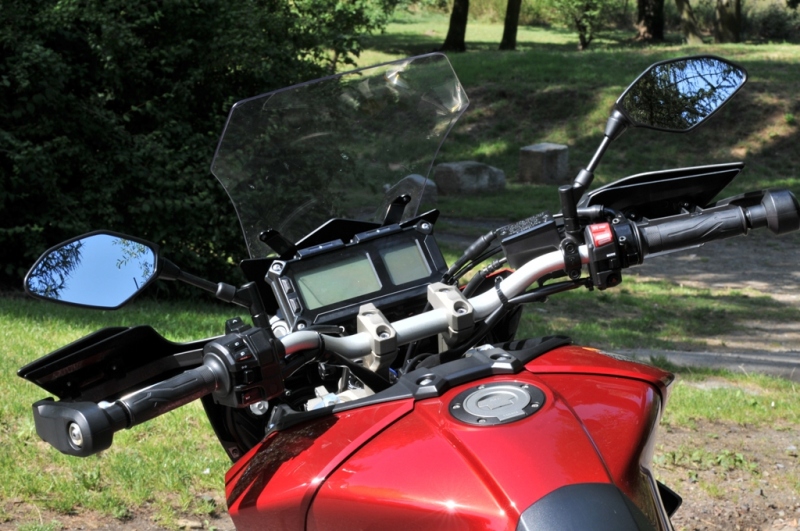 Test Yamaha MT-09 Tracer: tříválcový multitalent - 25 - 2 Yamaha MT-09 Tracer 2015 test17
