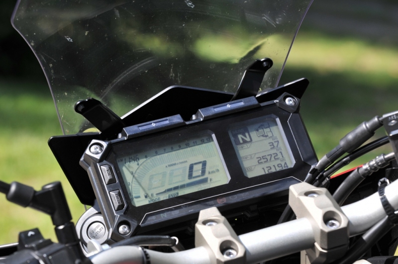 Test Yamaha MT-09 Tracer: tříválcový multitalent - 26 - 2 Yamaha MT-09 Tracer 2015 test18
