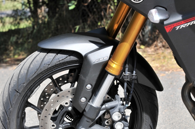 Test Yamaha MT-09 Tracer: tříválcový multitalent - 32 - 2 Yamaha MT-09 Tracer 2015 test24