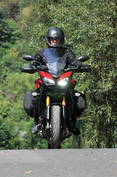Test Yamaha MT-09 Tracer: tříválcový multitalent - 8 - 2 Yamaha MT-09 Tracer 2015 test27