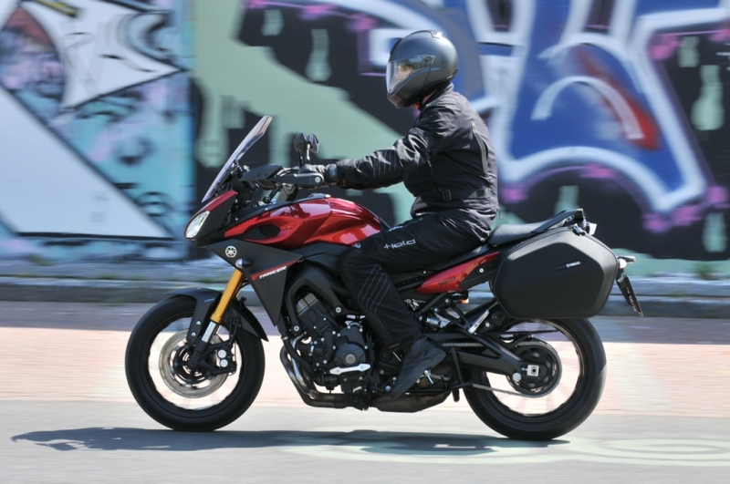 Test Yamaha MT-09 Tracer: tříválcový multitalent - 2 - 2 Yamaha MT-09 Tracer 2015 test30
