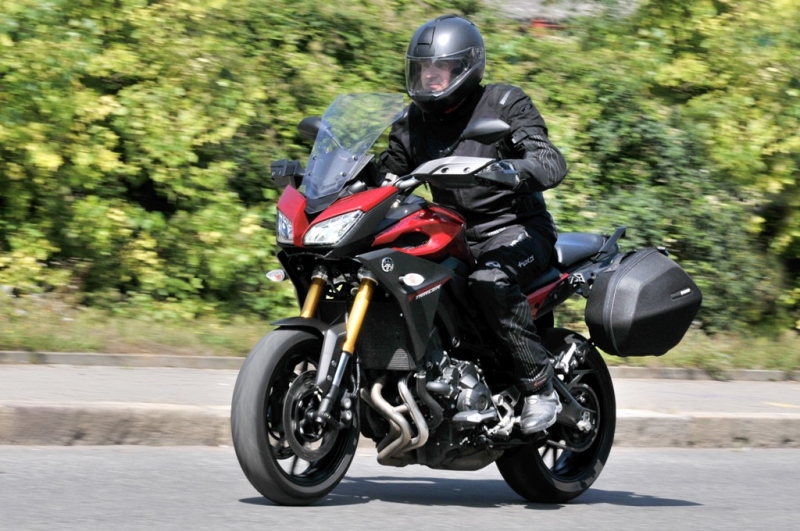 Test Yamaha MT-09 Tracer: tříválcový multitalent - 6 - 2 Yamaha MT-09 Tracer 2015 test25