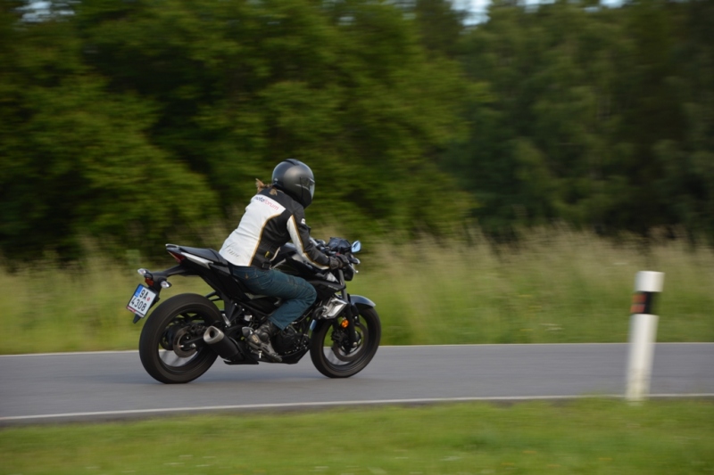 Test Yamaha MT-03 2016: odstrojený malý supersport - 26 - 3 Yamaha MT 03 test34
