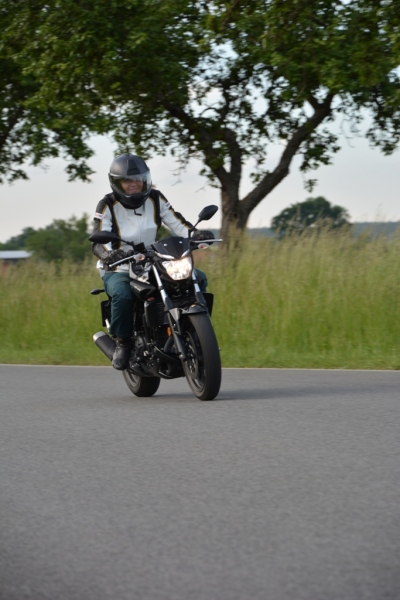 Test Yamaha MT-03 2016: odstrojený malý supersport - 29 - 2 Yamaha MT 03 test19