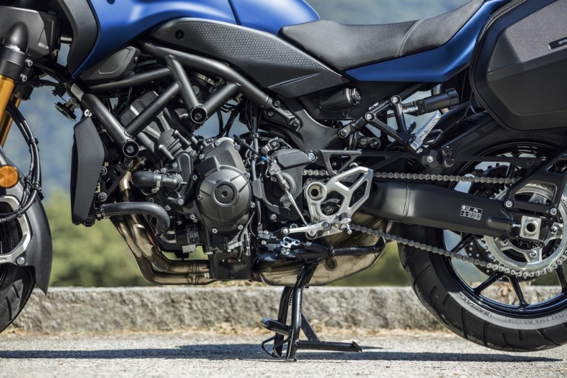 Yamaha Niken GT: cestovní tříkolka - 10 - 1 Yamaha Niken GT (14)