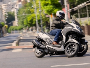 Hlavní obrázek k článku: Yamaha Tricity 300 2026: první Yamaha s airbagem