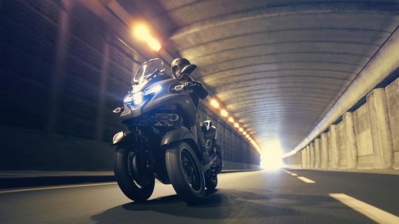 Yamaha Tricity 300: nezaměnitelný městský styl - 2 - 1 Yamaha Tricity 300 (8)