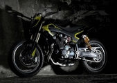 1 Yamaha XJR 1300 Mia Flat Track Rossi (2)