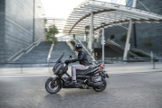 1 Yamaha XMAX Iron MAX (19)