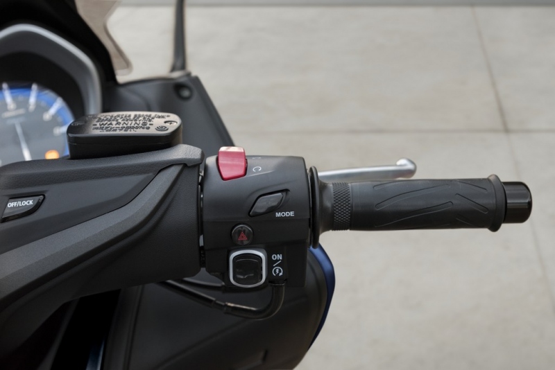 Yamaha XMAX Iron Max: speciální edice - 27 - 1 Yamaha XMAX Iron MAX (36)