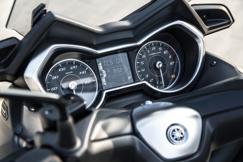 Yamaha XMAX Iron Max: speciální edice - 5 - 1 Yamaha XMAX Iron MAX (5)