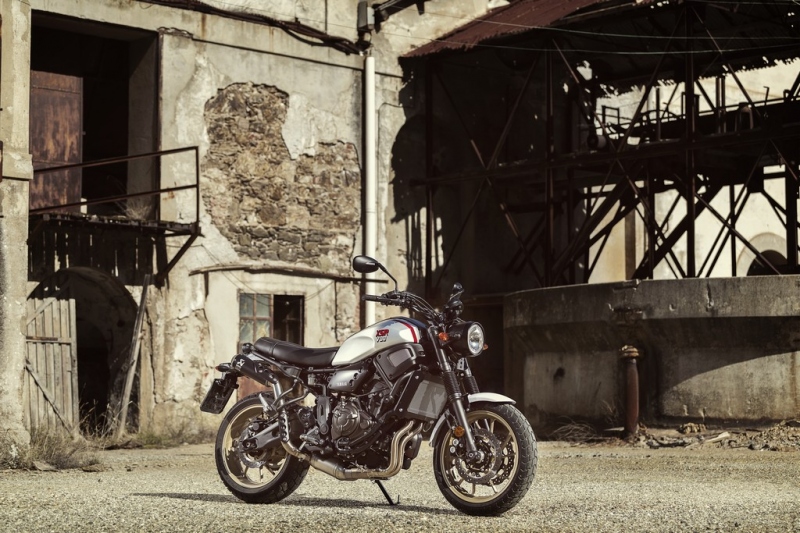 Yamaha XSR700 XTribute: retro i moderna - 1 - 1 Yamaha XSR 700 XTribute (11)