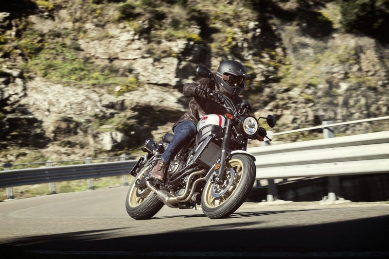 Yamaha XSR700 XTribute: retro i moderna - 10 - 1 Yamaha XSR 700 XTribute (3)