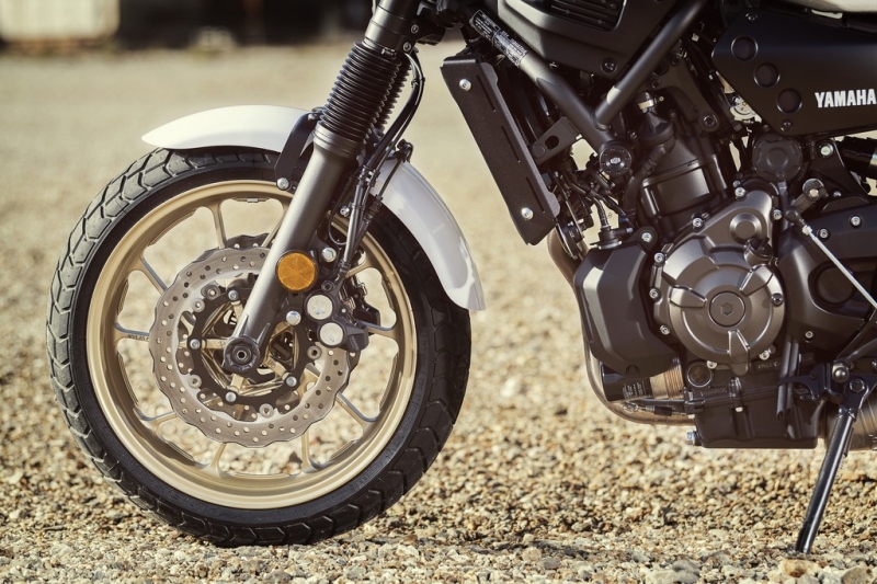 Yamaha XSR700 XTribute: retro i moderna - 6 - 1 Yamaha XSR 700 XTribute (8)