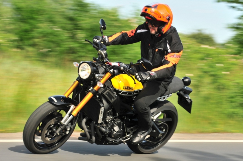 Test Yamaha XSR900: Hodně dobrá koupě! - 14 - 2 Yamaha XSR 900 test33