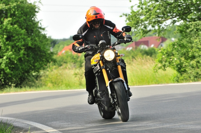 Test Yamaha XSR900: Hodně dobrá koupě! - 11 - 2 Yamaha XSR 900 test36