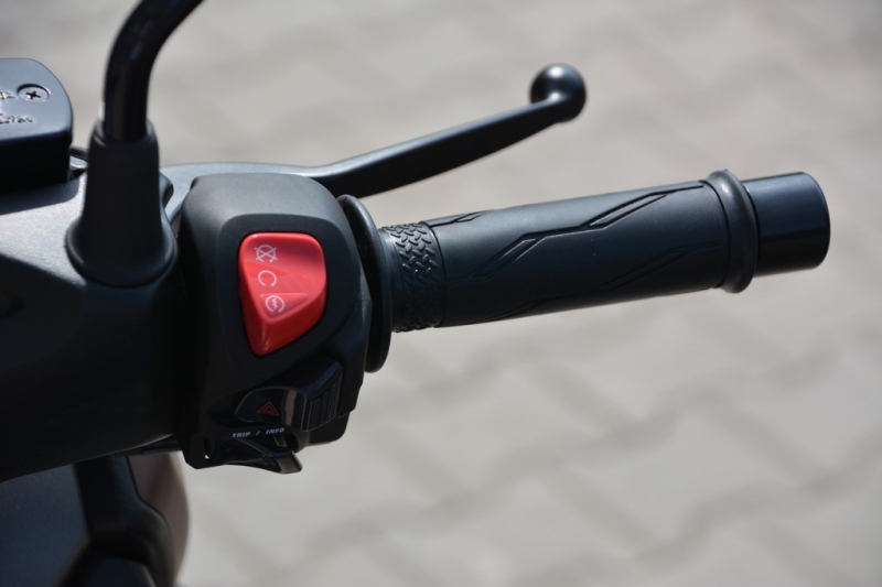 Test Yamaha X-MAX 300: komfortní cestování - 29 - 1 Yamaha X MAX 300 test (13)