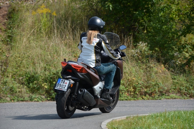 Test Yamaha X-MAX 300: komfortní cestování - 26 - 1 Yamaha X MAX 300 test (10)