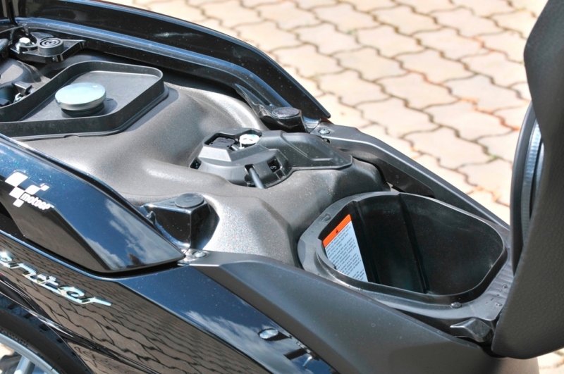 Test Yamaha Xenter 125 MotoGP - 7 - Yamaha Xenter 125 MotoGP Yamaha Xenter 125 MotoGp09