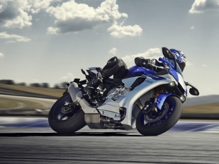 Yamaha YZF R1 2015: ještě ostřejší